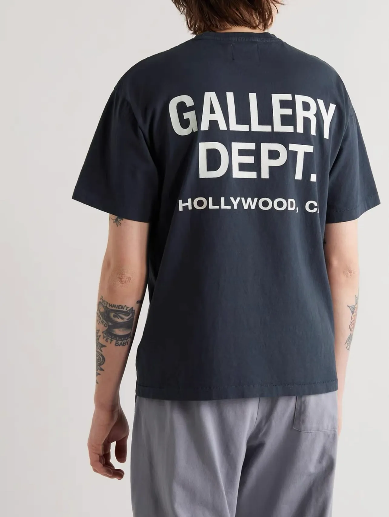 GALLERY DEPT. SOUVENIR TEE Black English LOGO short sleeves Hollywood limited edition Washed black S-XL Classic basic style washed and aged Cylindrical seamless linen and cotton fabric Loose fit